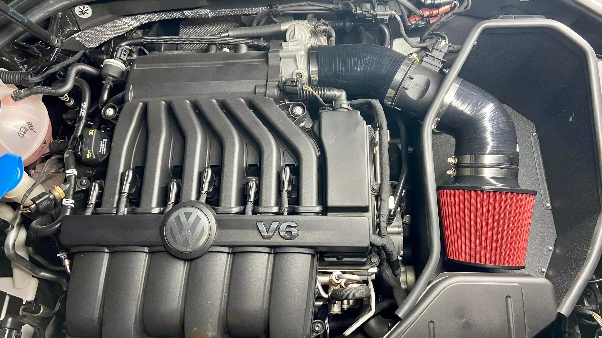 CTS Turbo MK5 R32 Air Intake System - Image 2