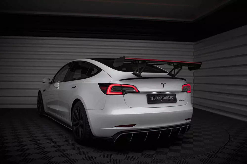 Carbon Spoiler + Led Tesla Model 3 - Image 13