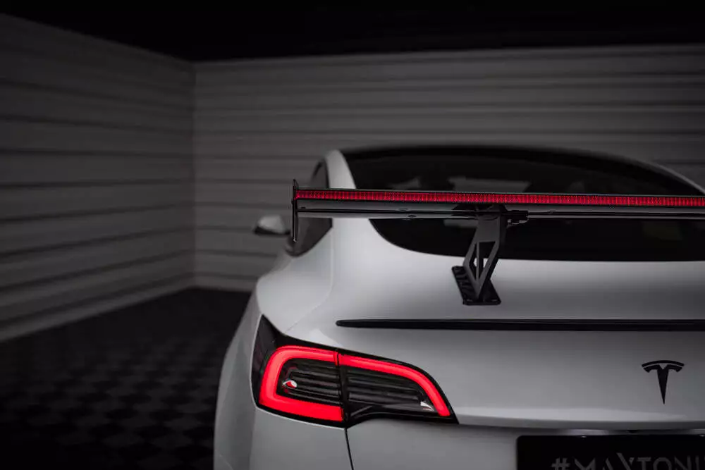Carbon Spoiler + Led Tesla Model 3 - Image 15