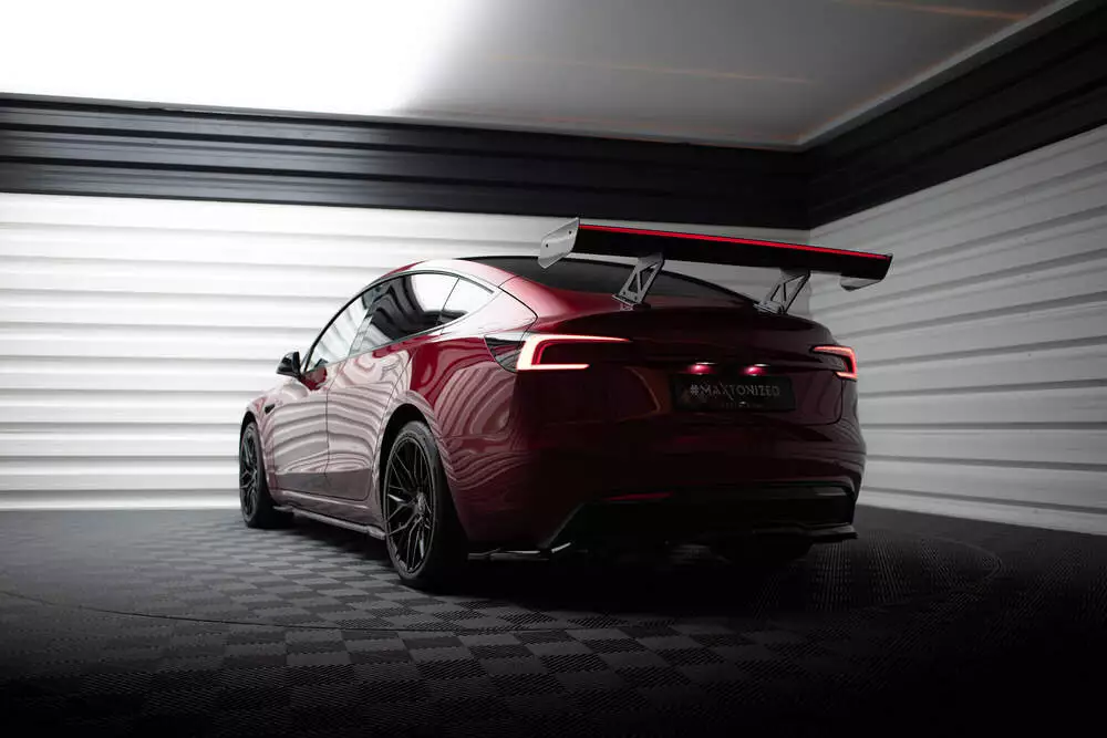 Carbon Spoiler + Led Tesla Model 3 - Image 2