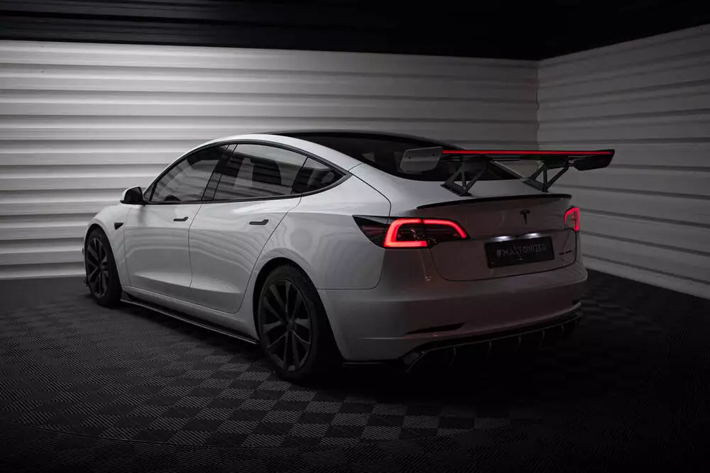 Carbon Spoiler + Led Tesla Model 3 - Image 7