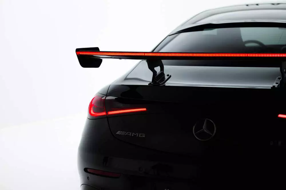 Carbon Spoiler V.1 + Led Mercedes-amg Cle 53 C236 - Image 2