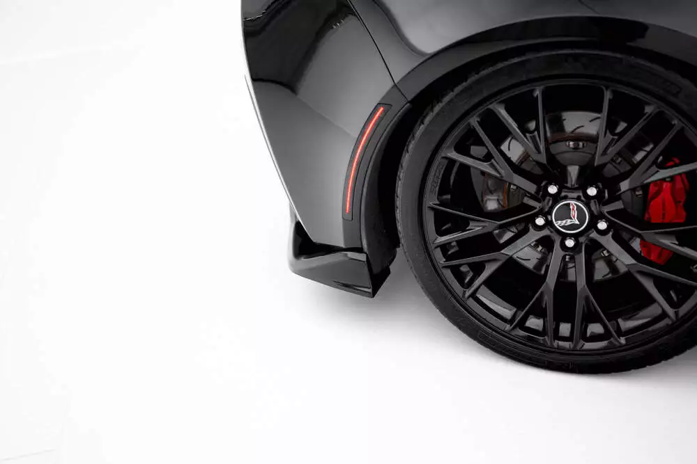 Central Rear Splitter (With Vertical Bars) Chevrolet Corvette Z06 C7 - Image 2