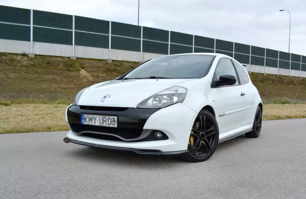 Front Splitter V.1 Renault Clio Mk3 Rs Facelift - Image 2