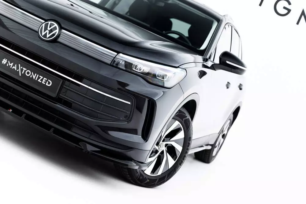 Front Splitter V.1 Volkswagen Tiguan Mk3 - Image 2