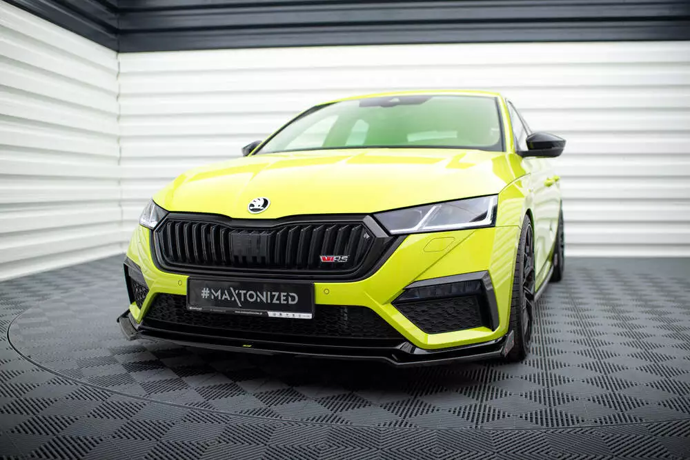 Front Splitter V.2 + Flaps Skoda Octavia Rs Mk4