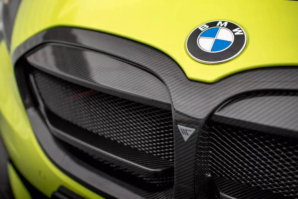 Prepreg Carbon Fiber Front Grill Bmw 1 M-pack/ M135i / 128ti F40 - Image 3