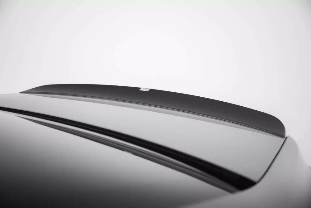 Prepreg Carbon Fiber Tailgate Spoiler Bmw 7 G11 / G11 Facelift - Image 2