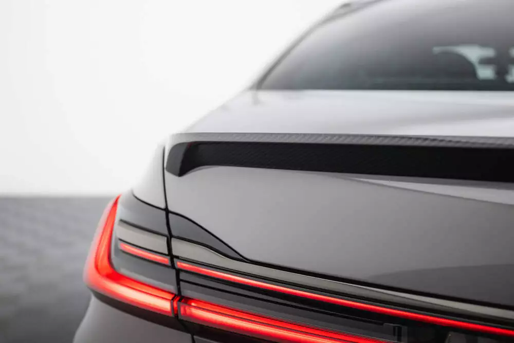 Prepreg Carbon Fiber Tailgate Spoiler Bmw 7 G11 / G11 Facelift - Image 5