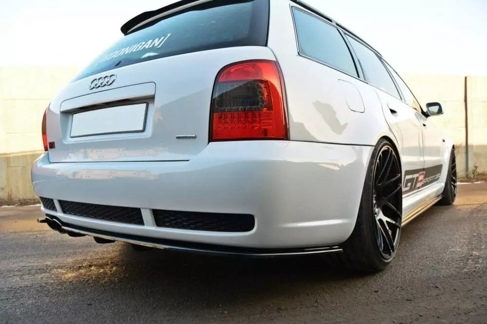 Rear Splitter Audi Rs4 B5 (With A Vertical Bar) - Image 3