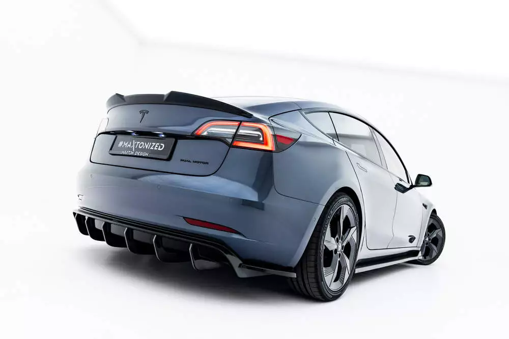 Rear Side Splitters V.2 Tesla Model 3 - Image 4