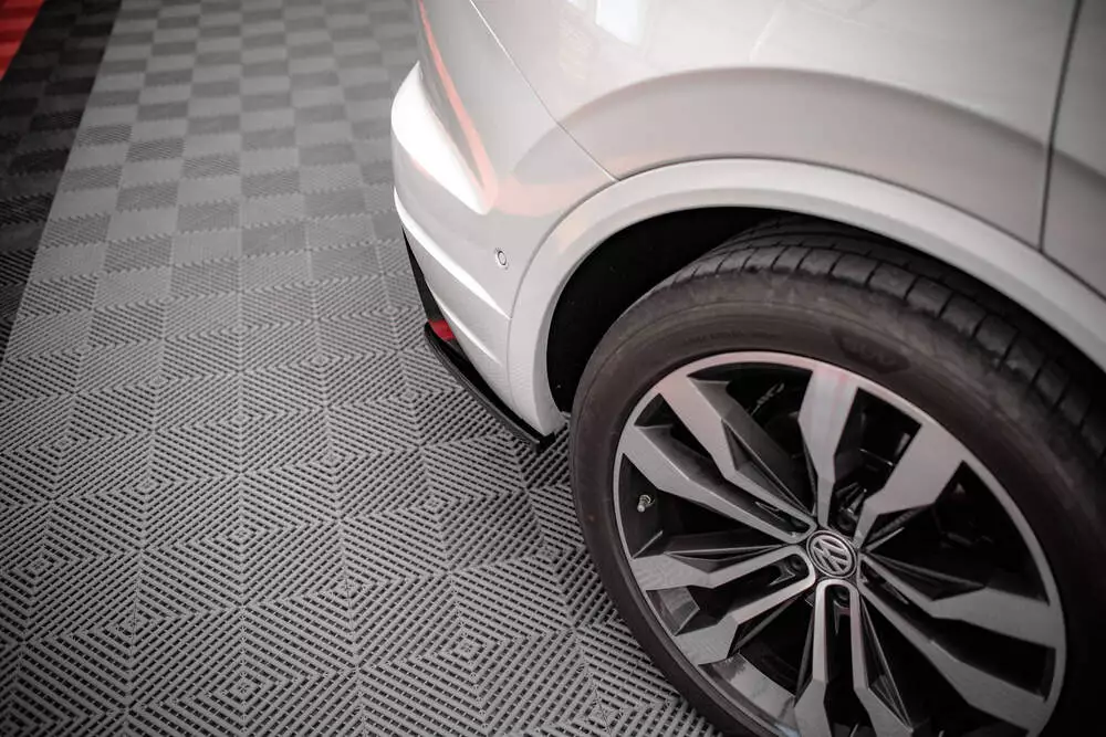 Rear Side Splitters Volkswagen Touareg R-line Mk3 - Image 3