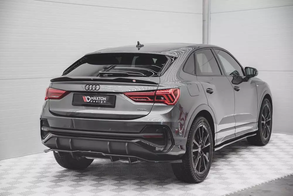 Rear Splitter (With Vertical Bars) Audi Q3 Sportback S-line