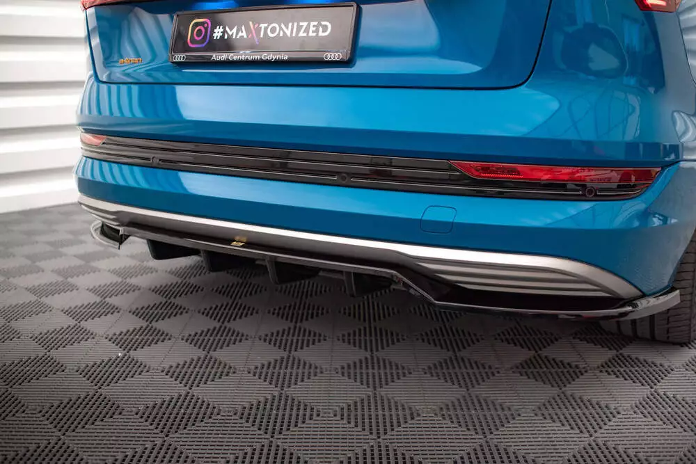 Rear Splitter (With Vertical Bars) Audi E-tron - Image 4