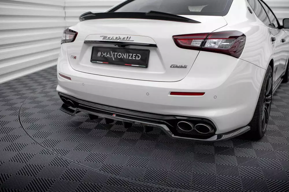 Rear Splitter (With Vertical Bars) Maserati Ghibli Mk3 Facelift