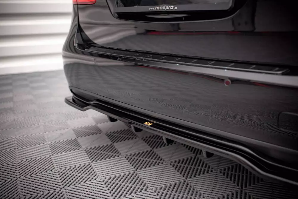 Rear Splitter (With Vertical Bars) Mercedes-benz B W246 Facelift - Image 2