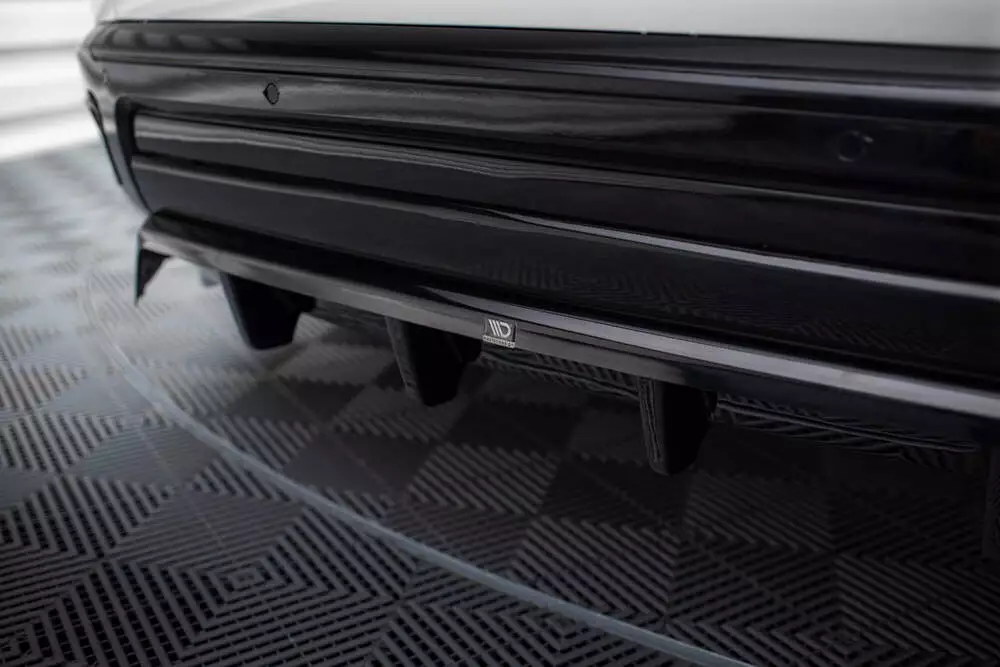 Rear Splitter (With Vertical Bars) Rolls Royce Cullinan - Image 2