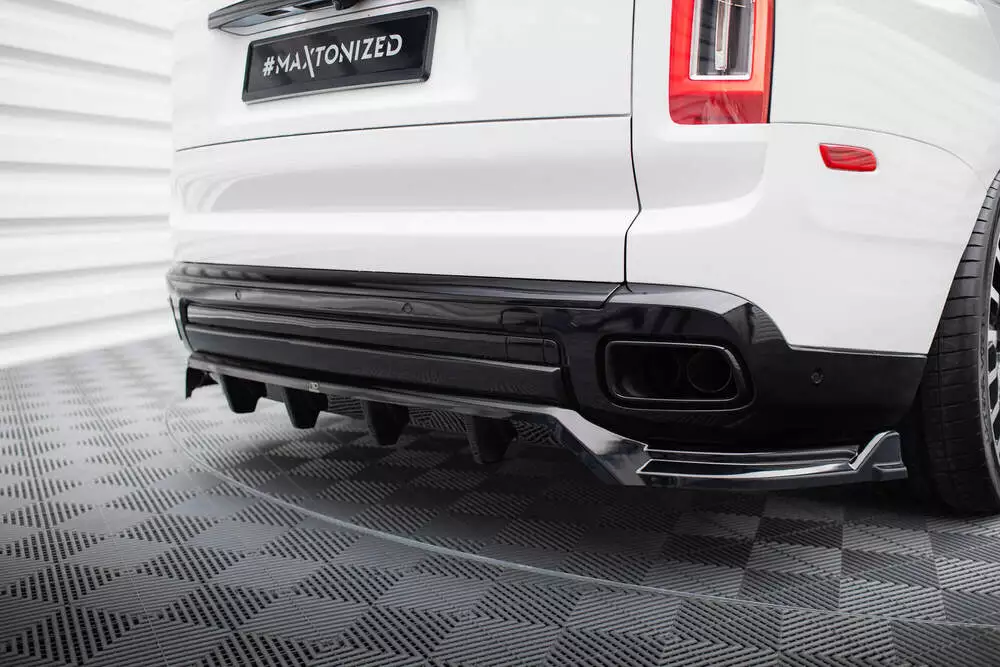 Rear Splitter (With Vertical Bars) Rolls Royce Cullinan - Image 4