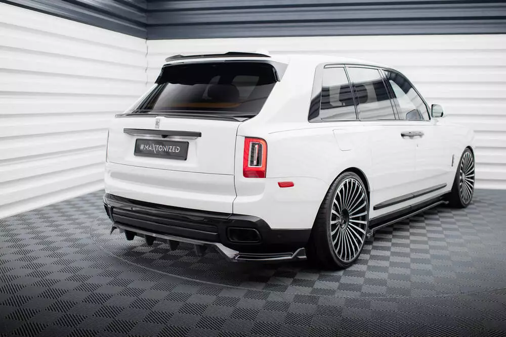 Rear Splitter (With Vertical Bars) Rolls Royce Cullinan - Image 5
