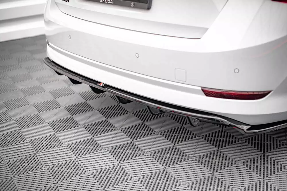 Rear Splitter (With Vertical Bars) Skoda Octavia Mk4