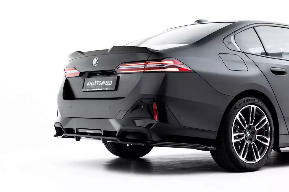 Rear Splitter (With Vertical Bars) V.1 Bmw 5 / I5 M-pack G60 - Image 4