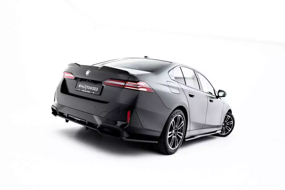 Rear Splitter (With Vertical Bars) V.2 Bmw 5 / I5 M-pack G60 - Image 4