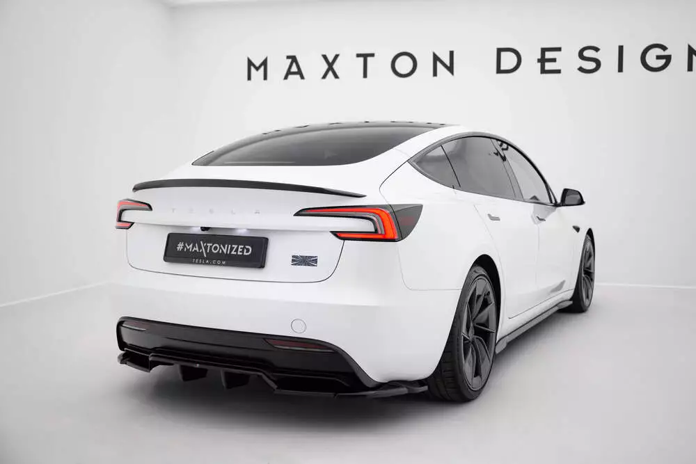 Rear Splitter (With Vertical Bars) V.2 Tesla Model 3 Performance Mk1 Facelift - Image 2