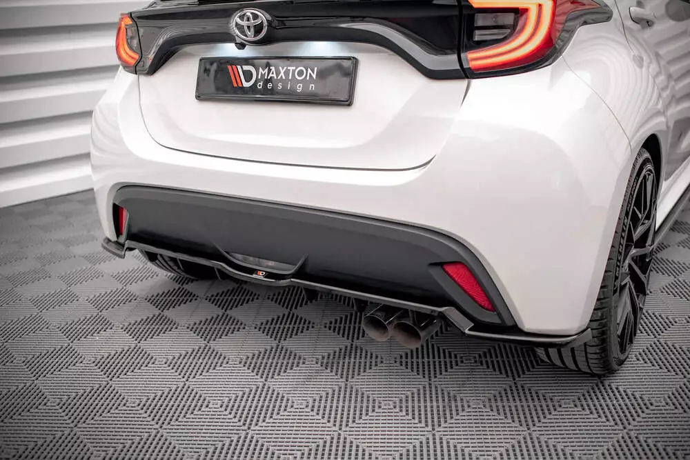 Rear Splitter (With Vertical Bars) V.2 Toyota Yaris Mk4