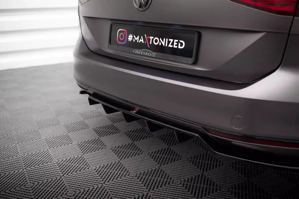 Rear Splitter (With Vertical Bars) Volkswagen Passat R-line B8 - Image 5