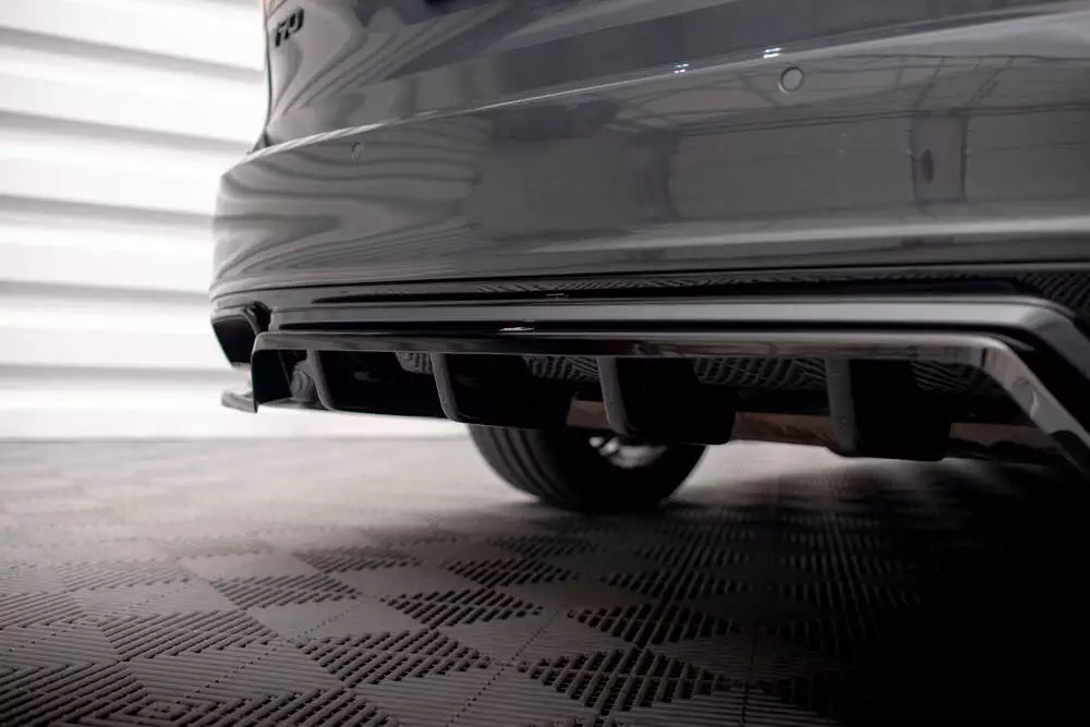 Rear Splitter (With Vertical Bars) Volvo V90 / S90 R-design Mk2 - Image 4