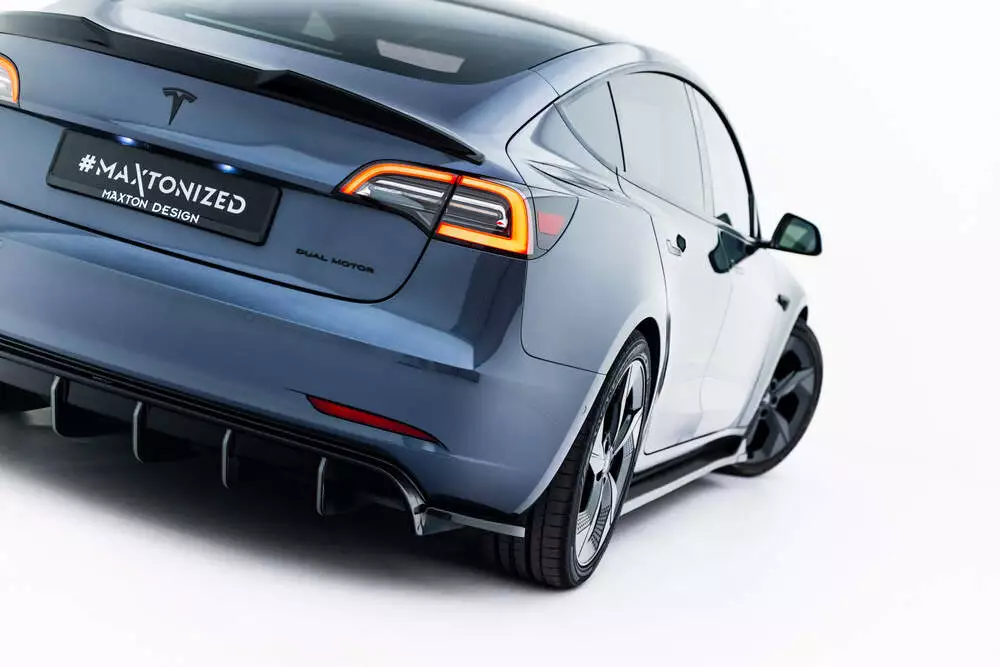 Rear Valance V.2 Tesla Model 3 - Image 5