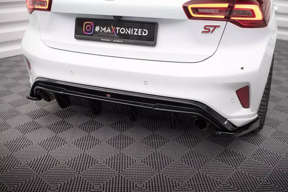 Rear Valance V.3 Ford Focus Hatchback St Mk4 - Image 3