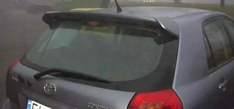 Spoiler Corolla 3 & 5 Door Hb < Sport >