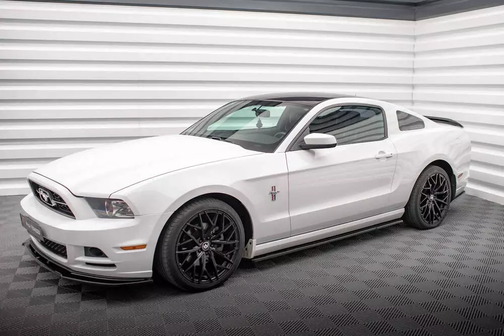 Side Skirts Diffusers Ford Mustang Mk5 Facelift - Image 2