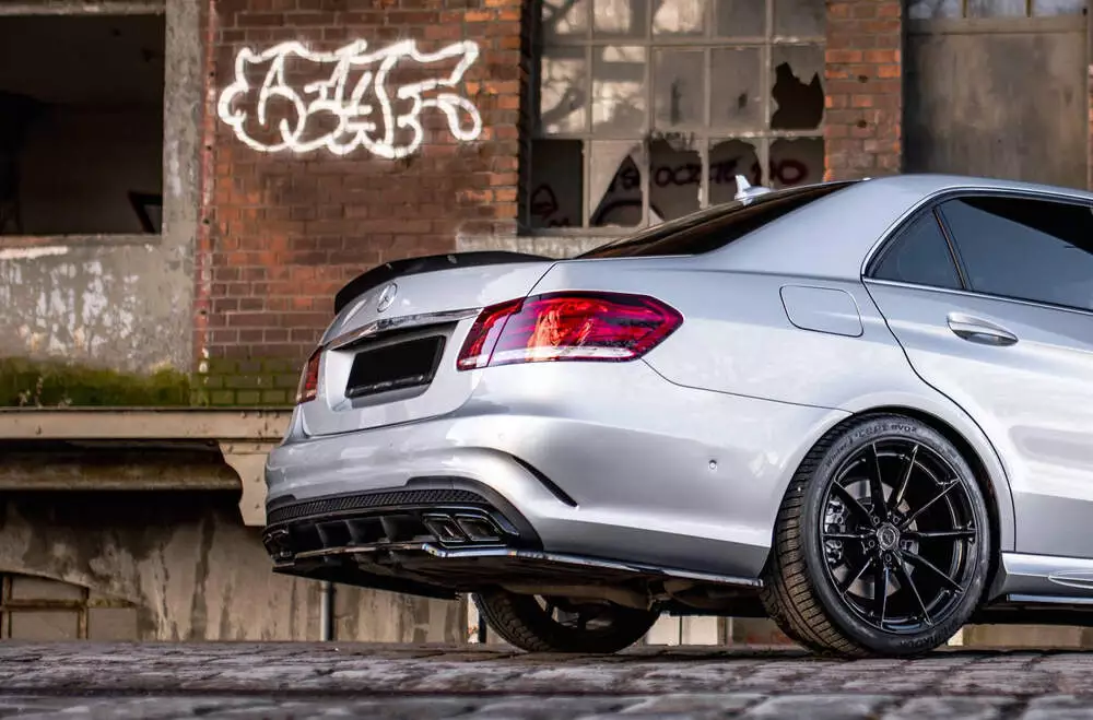 Spoiler Cap Mercedes-benz E63 Amg / Amg-line / Standard Sedan W212 Facelift - Image 4