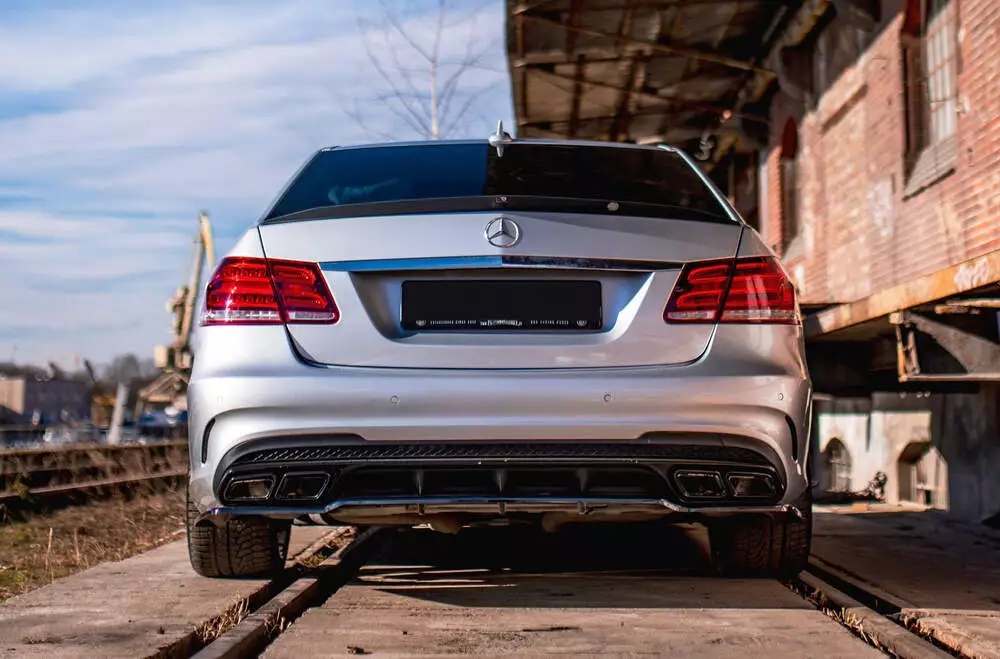 Spoiler Cap Mercedes-benz E63 Amg / Amg-line / Standard Sedan W212 Facelift - Image 6