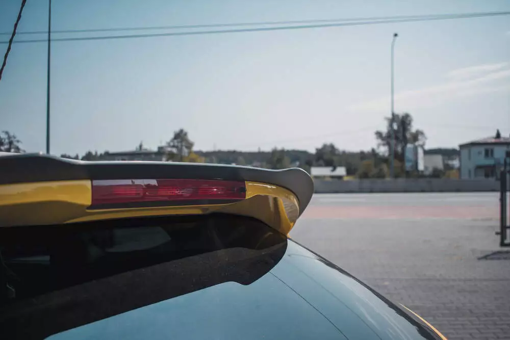 Spoiler Cap Renault Megane 3 Rs - Image 3