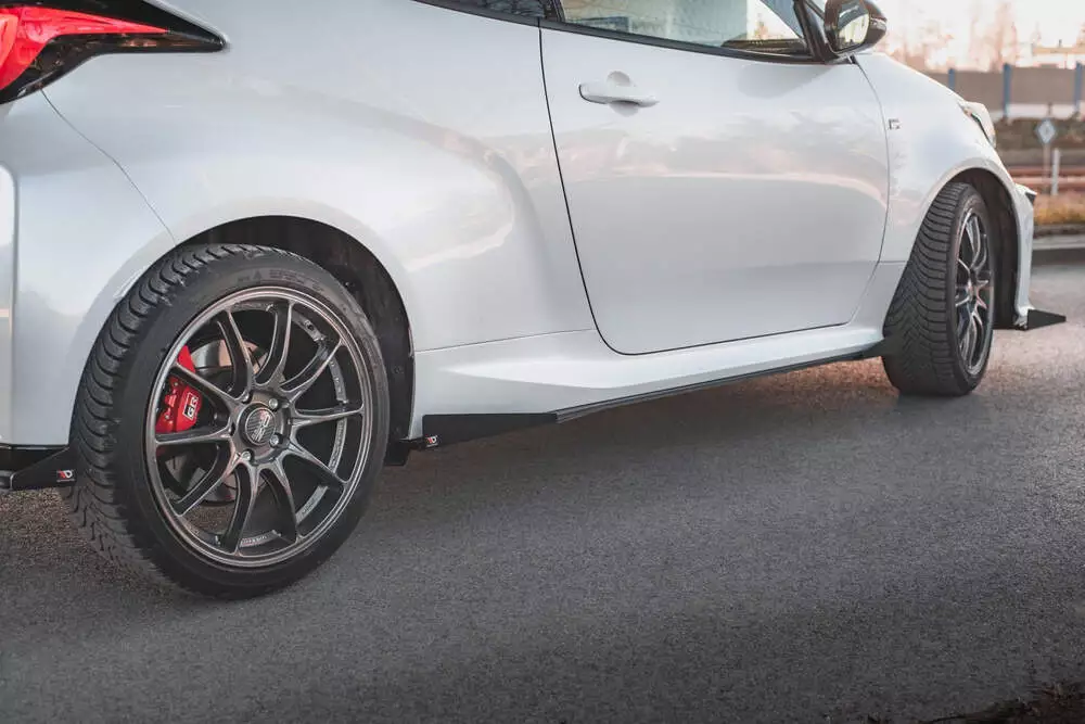 Street Pro Side Skirts Diffusers + Flaps Toyota Gr Yaris Mk4 - Image 2