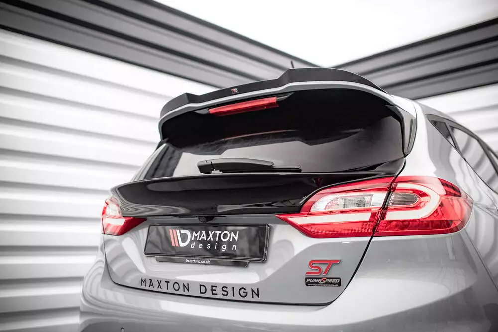 The Extension Of The Rear Window Ford Fiesta Standard/ St-line/ St