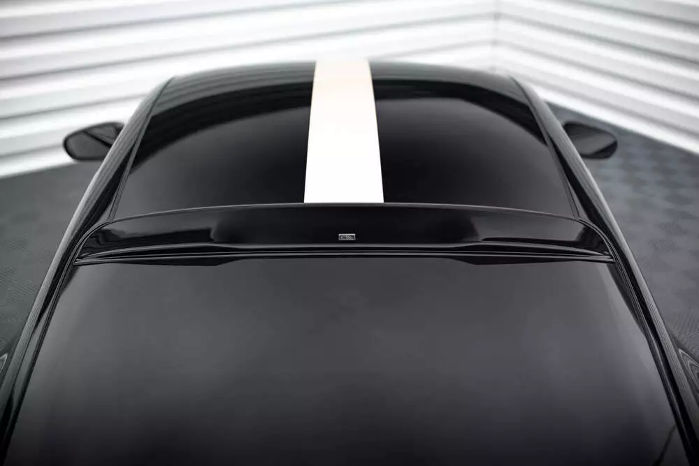 The Extension Of The Rear Window Porsche 911 992 Gt3