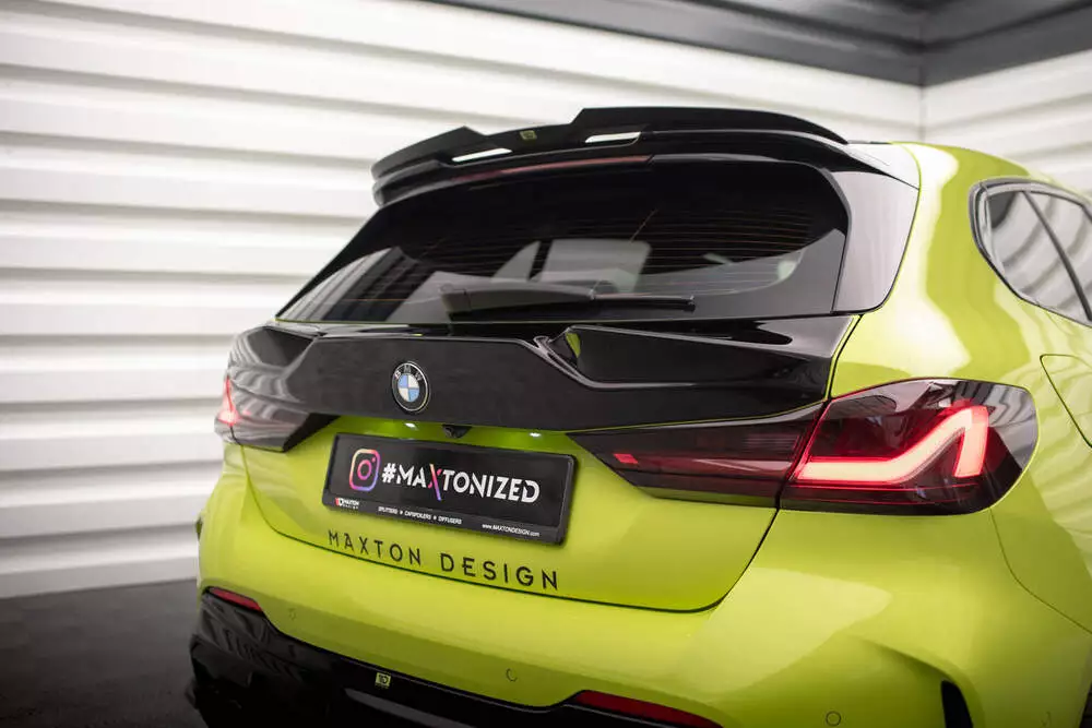 The Extension Of The Rear Window Bmw 1 M-pack / M135i / 128ti F40