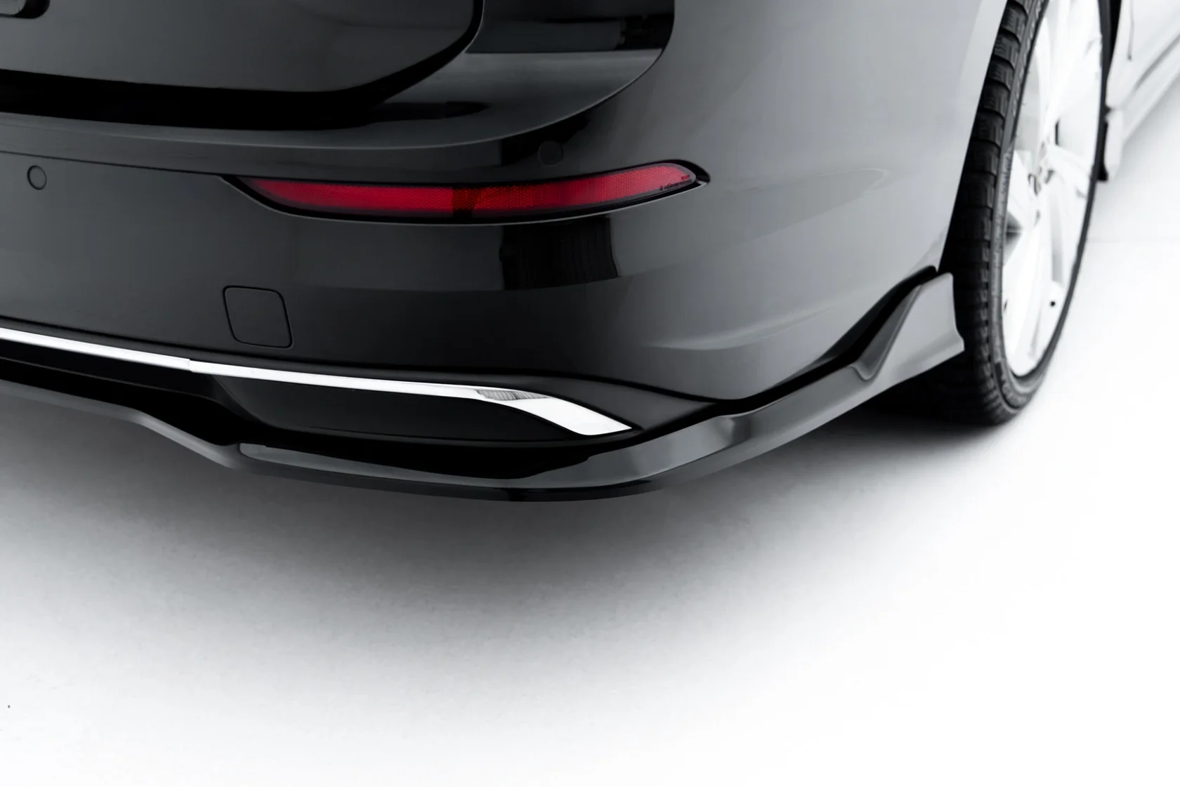 Rear Splitter Volkswagen Golf Variant Mk8 Facelift - Image 5